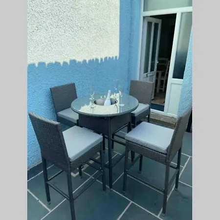 South Lakes Spacious 3 Bed G/f Apartment