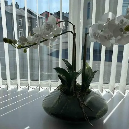 South Lakes Spacious 3 Bed G/f Apartment